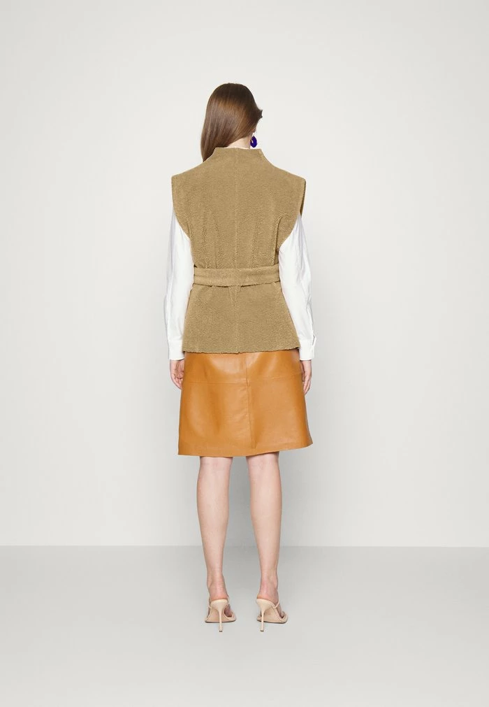 DRYKORN ST IVES - Waistcoat - Brown - Image 3