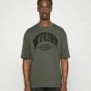 DRYKORN HUNT - Print T-shirt - Green