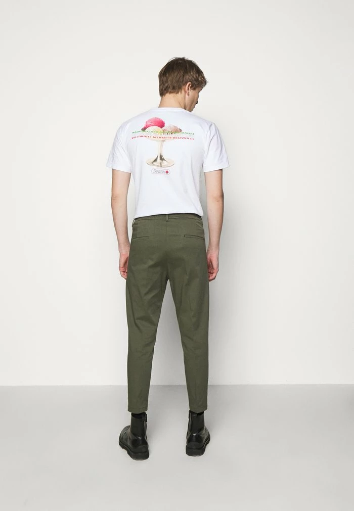 DRYKORN CHASY - Chinos - Mottled Olive - Image 3