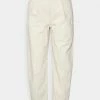 DRYKORN DECIDE - Relaxed Fit Jeans - Offwhite