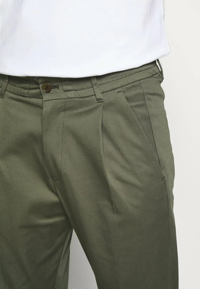 DRYKORN CHASY - Chinos - Mottled Olive - Image 6
