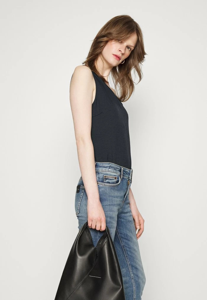 DRYKORN NISHA - Top - Black - Image 4