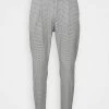 DRYKORN TAKS - Trousers - Grau